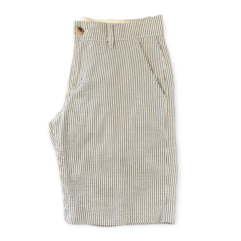Urban Outfitters x Hawkings McGill Tailored Fit Gray Seersucker 9” Shorts